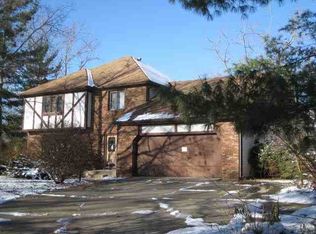 661 Bay View Dr, Mishawaka, IN