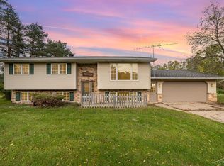 13114 Lakefield Rd, Saint Charles, MI 48655