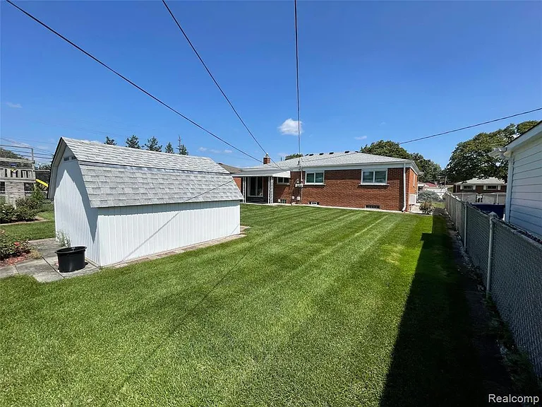 32827 Dover Ave — Photo 75