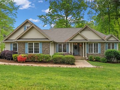 700 Island Pine Dr, Seneca, SC, 29672