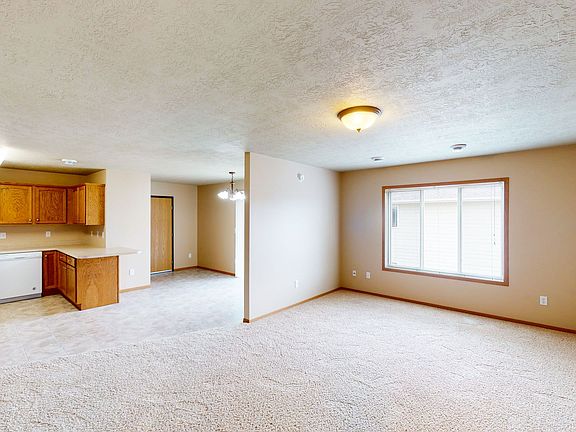 3rd image of 900 N Joslyn Dr #908-3