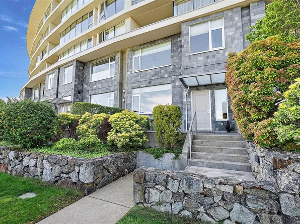 5330 Sayward Hill Cres, Saanich, BC V8Y 3H8