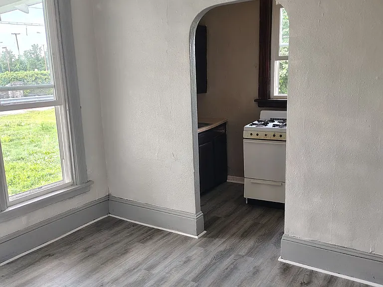 415 E Gilbert St #3 — Photo 5