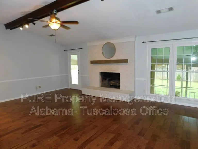 1213 Heritage Ln — Photo 19