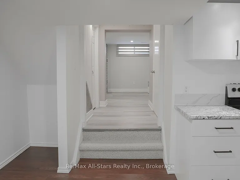 1 Crescent Ct #LOWER — Photo 21