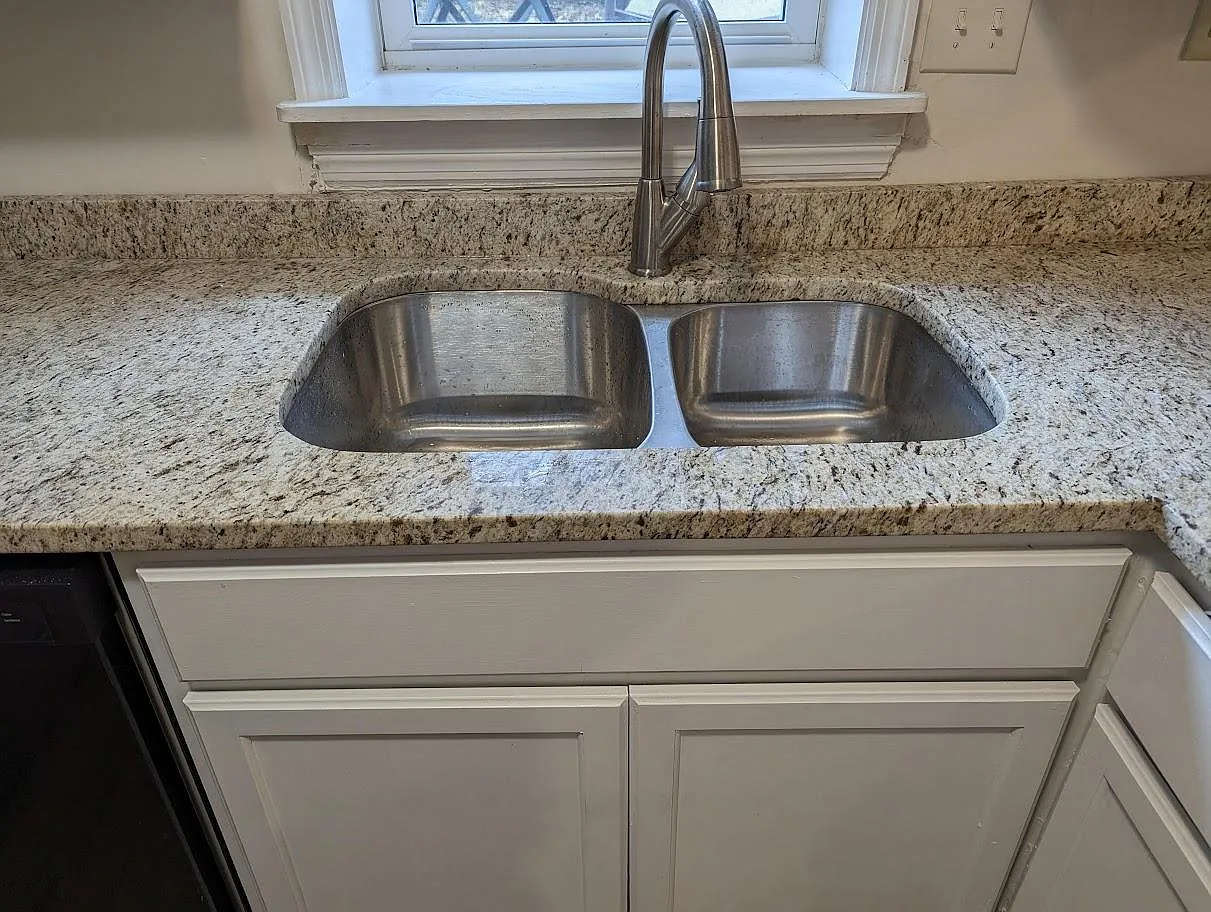 2 bed, 1.5 bath, 1000 sqft, $1,370 — Photo 4
