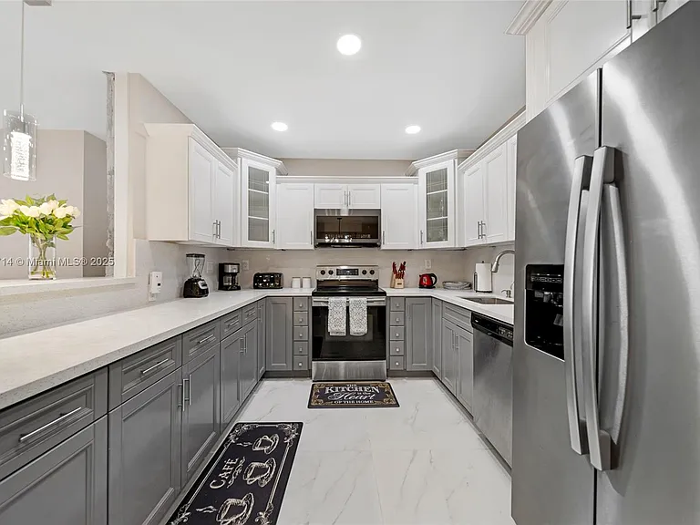 241 Oceanic Ave — Photo 9