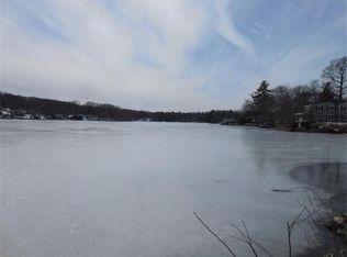 352 Forest Grove Ave, Wrentham, MA 02093