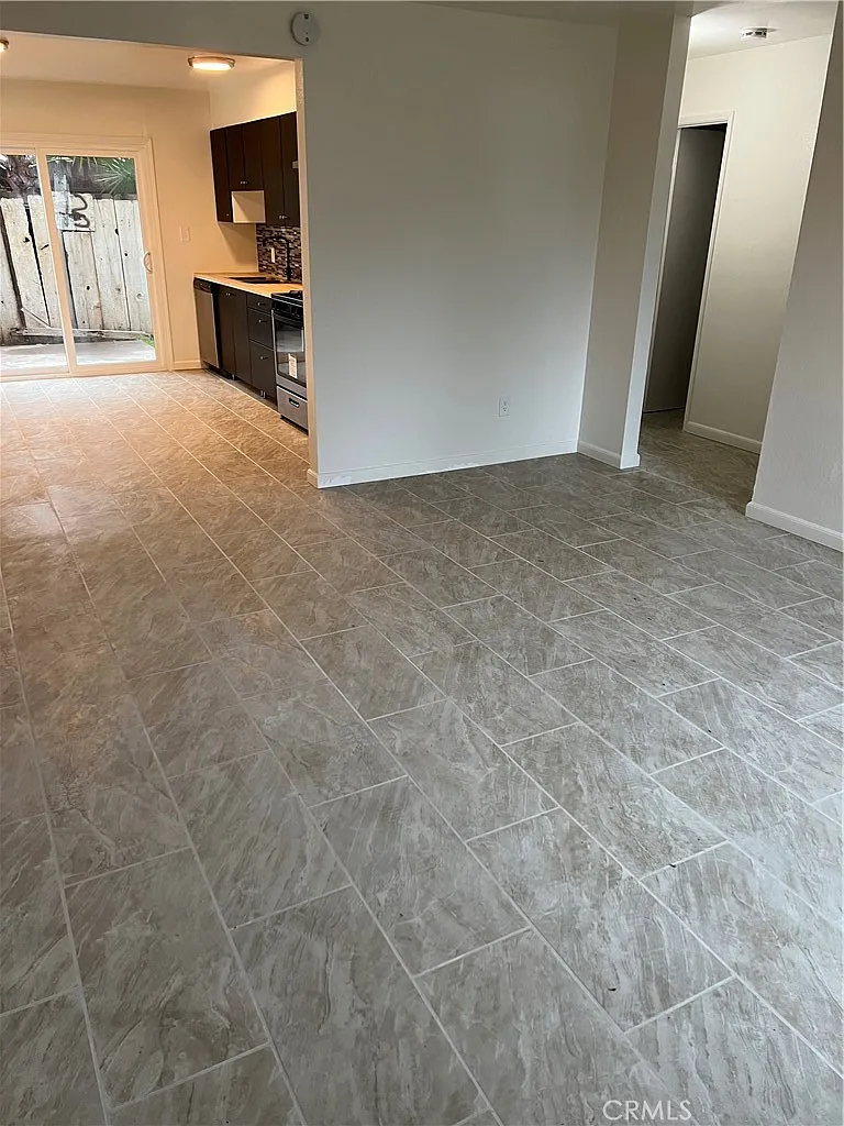2 bed, 732 sqft, $1,600 — Photo 3