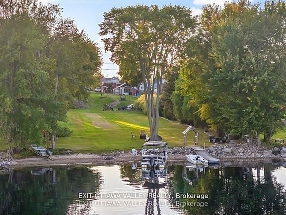 3rd image of 44 Lacroix Bay Rd