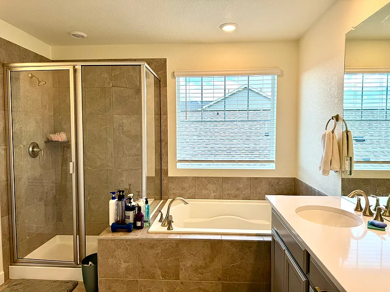 930 Compass Dr — Photo 37