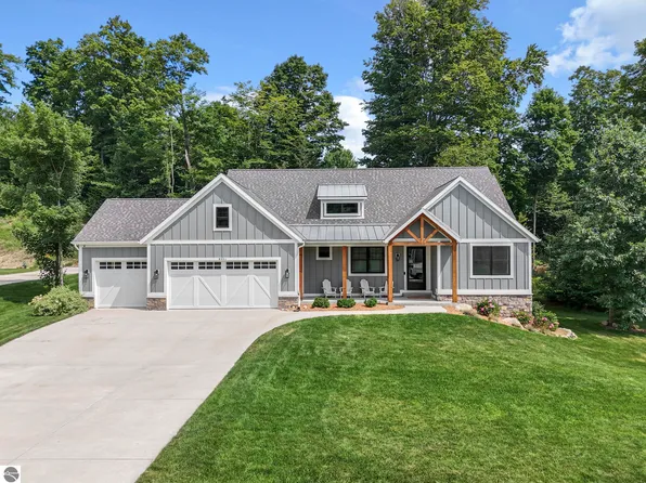 9351 E Summerfield Dr, Traverse City, MI 49684