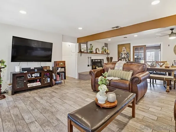 121 S Stephanie Ln, El Cajon, CA 92019