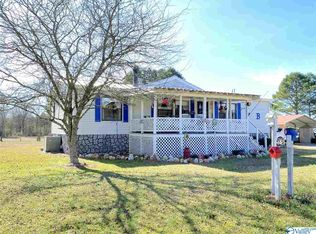 2976 Coats Bend Cir, Gadsden, AL 35901