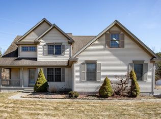 39 Willow Brook Ln, Westfield, MA 01085