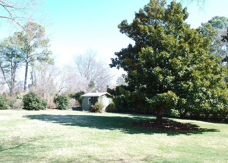 2nd image of 4045 Sherbrooke Dr