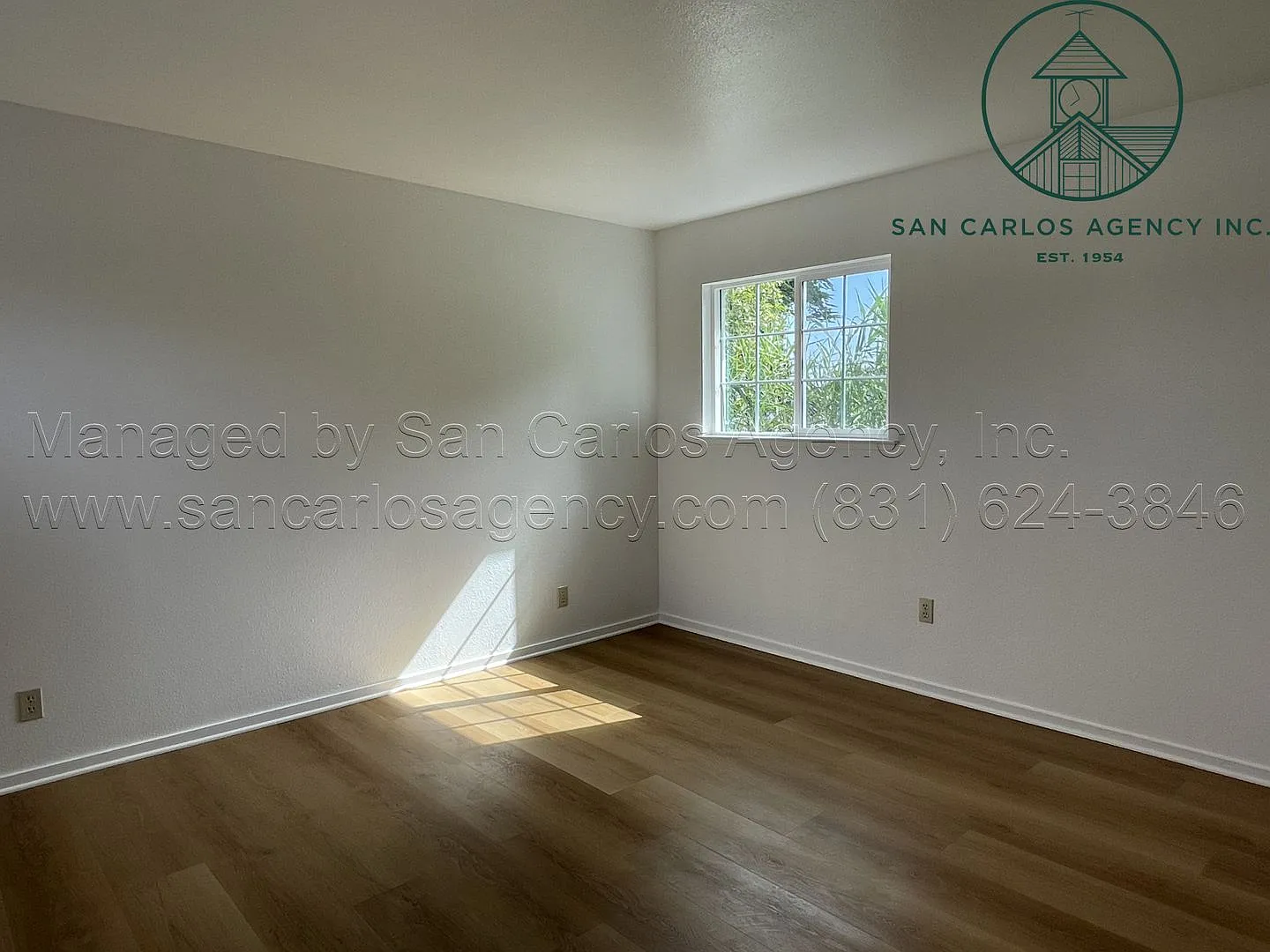 Refreshed Two Bedroom Monterey Home at End of Quiet Cul de Sac — Photo 2
