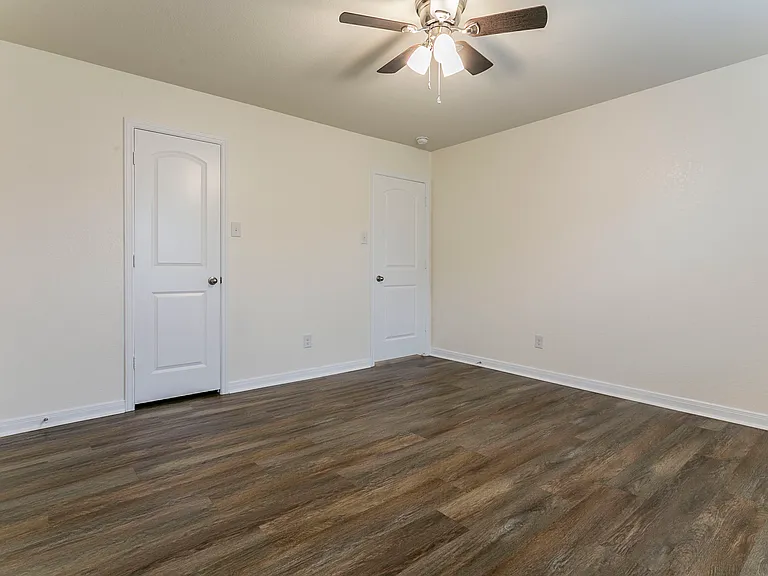 211 Azalea Way — Photo 12