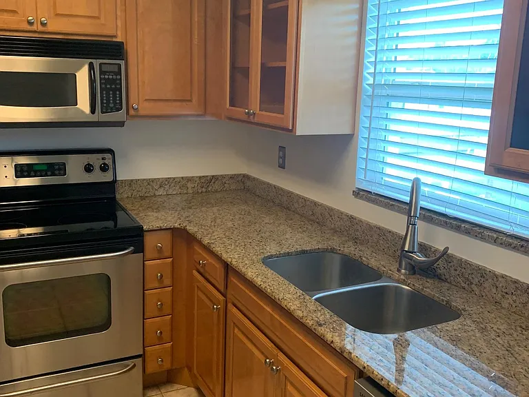 5835 Tanglewood Dr NE — Photo 5