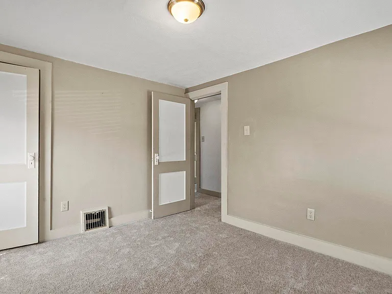 828 Forest Ave — Photo 31