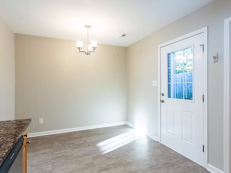 Magnolia Heights — Photo 12