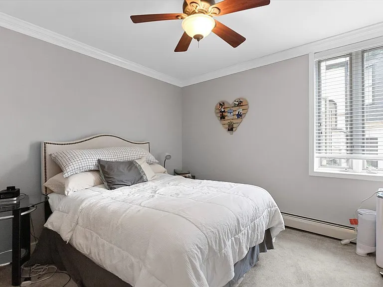 426 W Barry Ave #206 — Photo 7