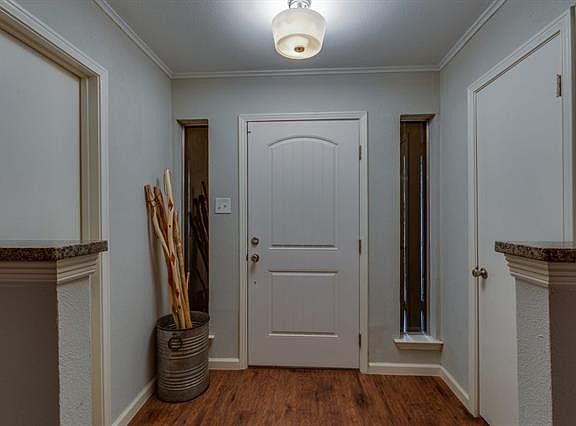 3rd image of 6828 Shadydale Dr