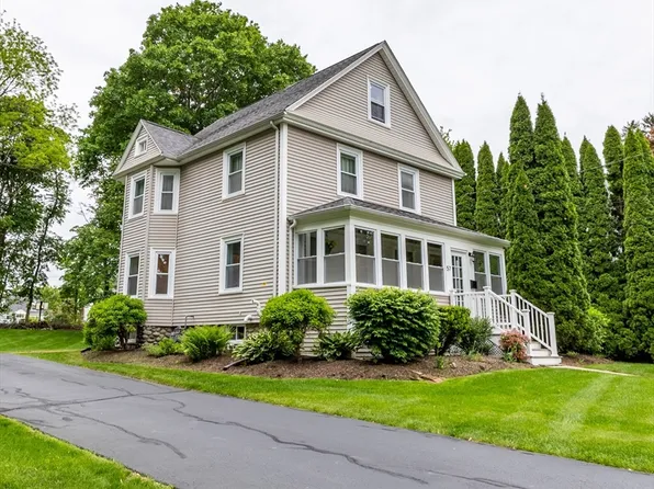 57 Clapp St, Walpole, MA 02081