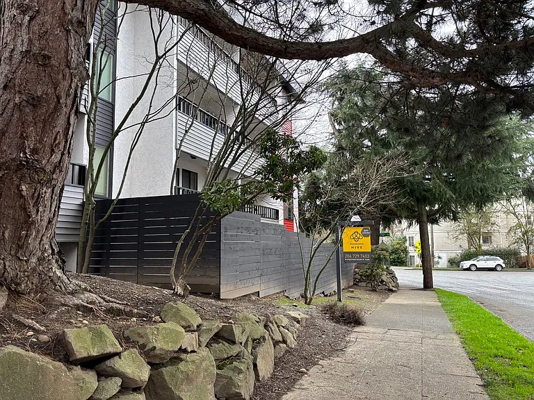 2 Blocks To Green Lake Park! — Photo 2