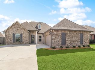 115 Summer Cypress Ln, Belle Chasse, LA 70037