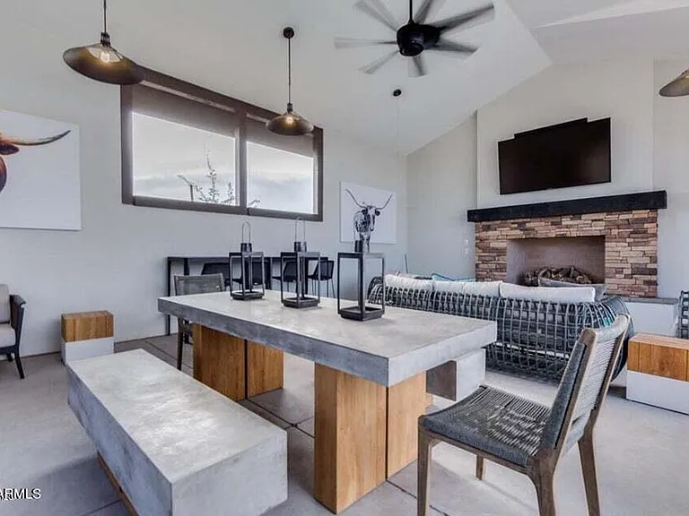 1107 S Vine St — Photo 47