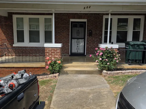 202 W McKee St APT 1, Greeneville, TN 37743