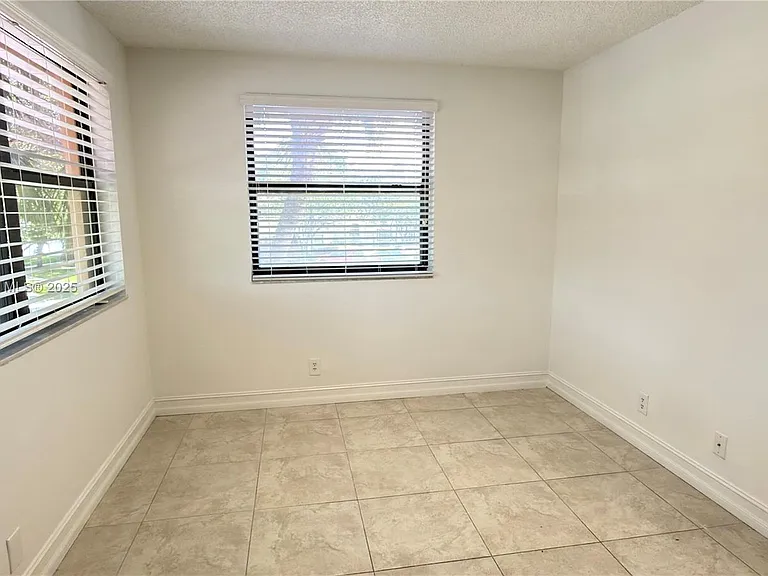 501 Racquet Club Rd — Photo 9