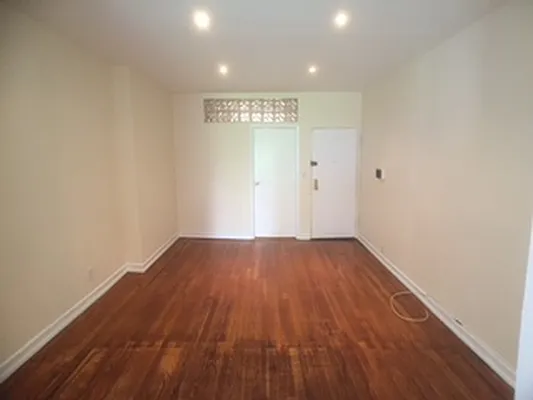 Rented by Sheila M Apfel, LREB | media 5