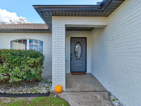 5th image of 885 S Hancock Dr