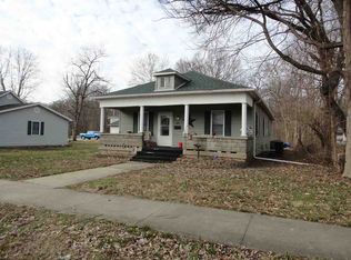 208 N 12th St, Clinton, IN 47842