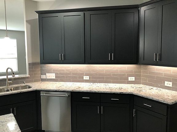 5th image of 6000 Chatham Dr
