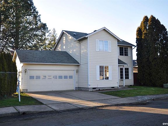 2nd image of 421 Chandelle Ct NE