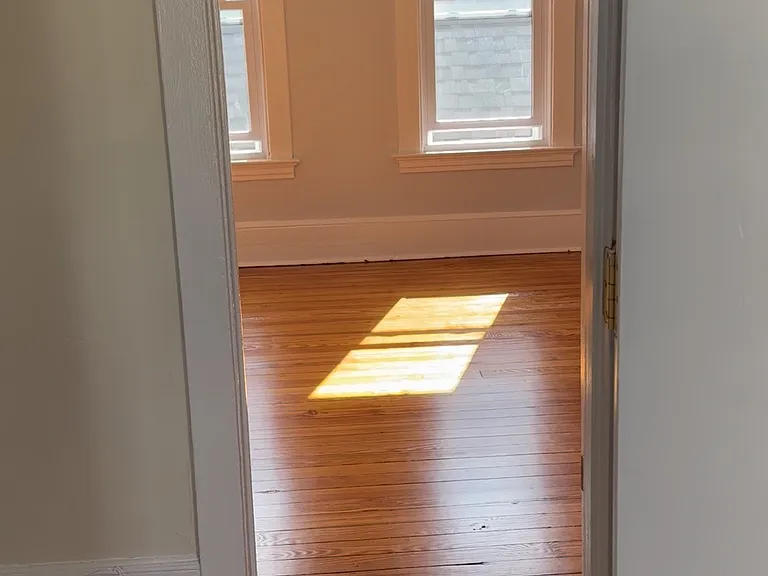 51 William St — Photo 9