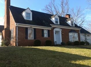 127 Ridgewood Rd, Huntington, WV 25701