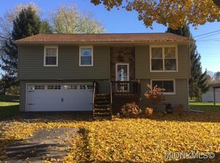 6606 Seville Dr, Rome, NY 13440