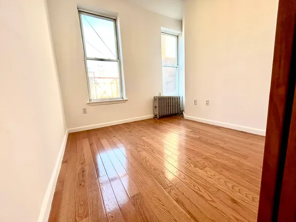 41 East 7th Street image 3 of 16