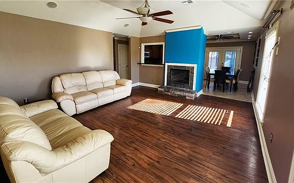 3rd image of 7445 Endeavors Ct