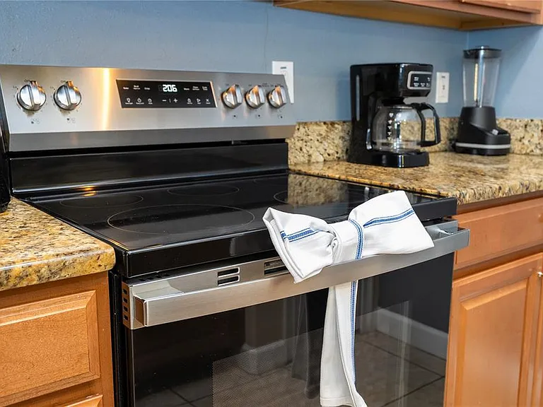 4908 Clock Tower Dr — Photo 29