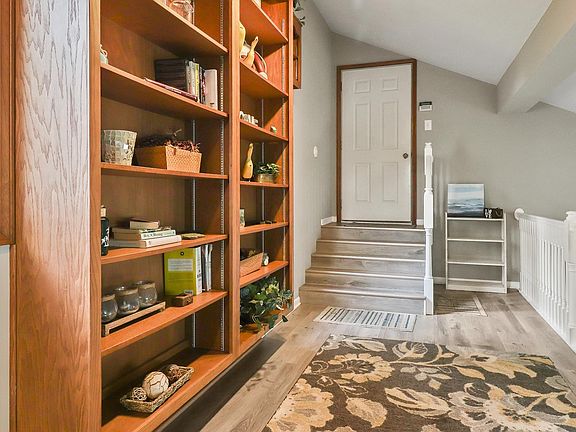 5th image of 105 75th Ln