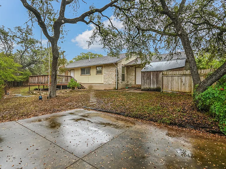 3207 Eanes Cir #A — Photo 13
