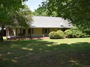 8444 Cloverfield Dr, Kannapolis, NC 28081