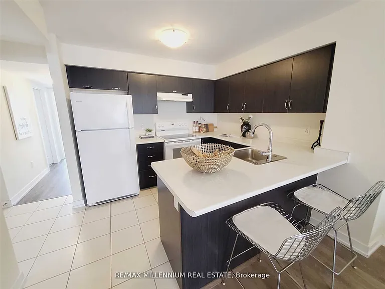 60 Parrotta Dr #279 — Photo 8