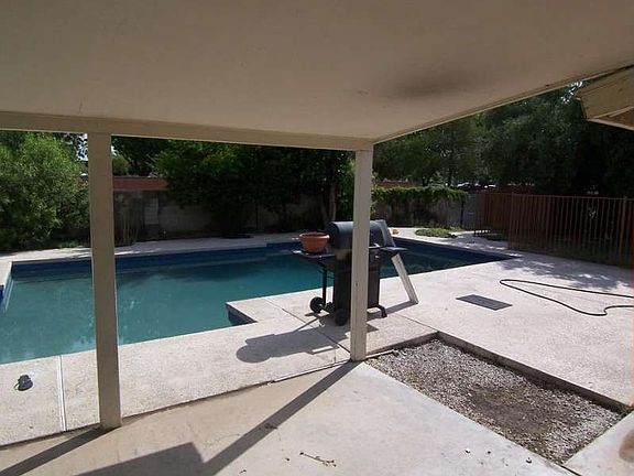 2nd image of 630 E Malibu Dr