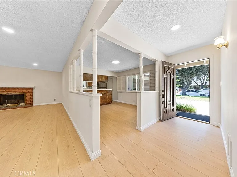 612 N Maryport Ave — Photo 5